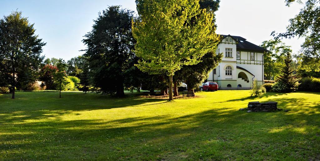 Pension Habermannova Vila Bludov  Exteriör bild