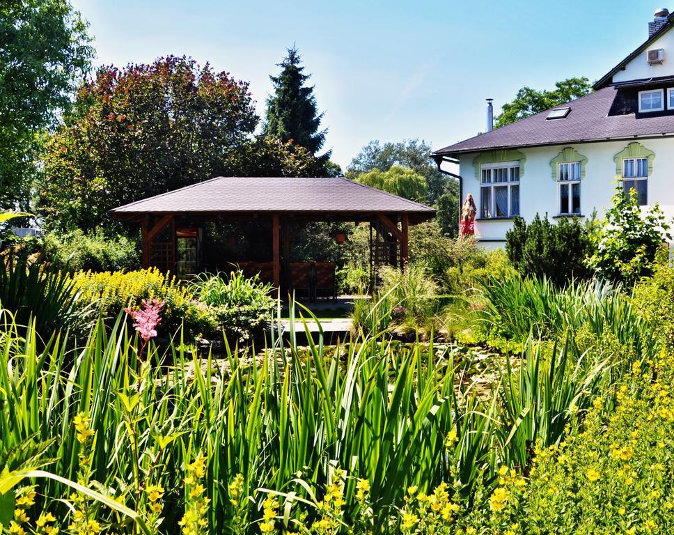 Pension Habermannova Vila Bludov  Exteriör bild