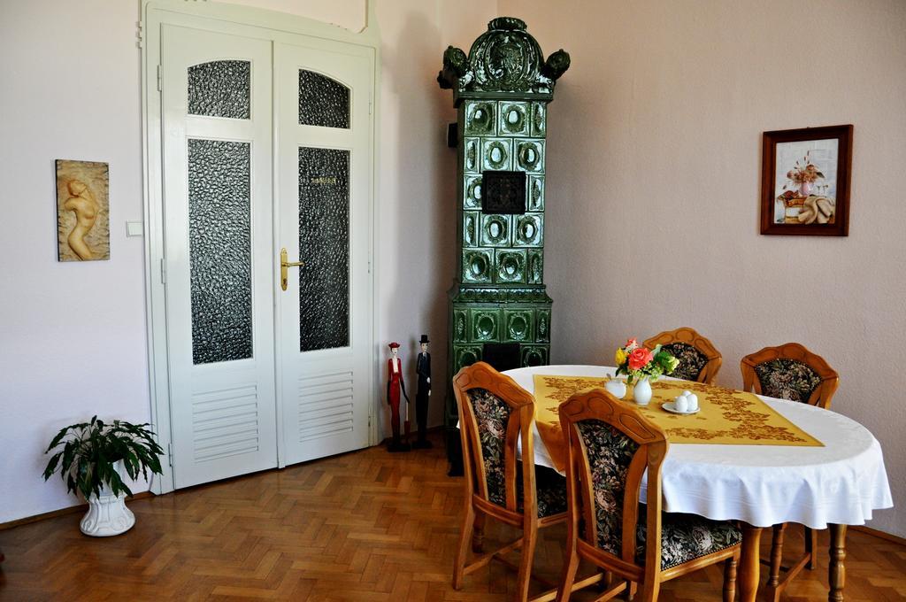 Pension Habermannova Vila Bludov  Exteriör bild