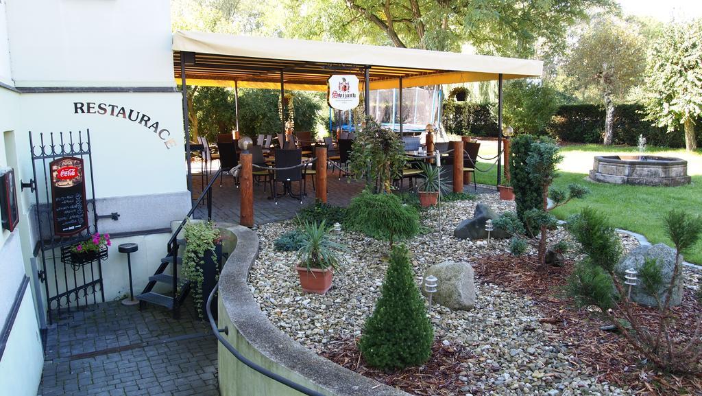 Pension Habermannova Vila Bludov  Exteriör bild
