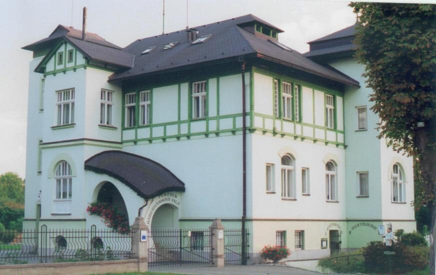 Pension Habermannova Vila Bludov  Exteriör bild